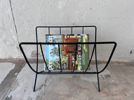 Black Metal Minimalist Magazine Rack