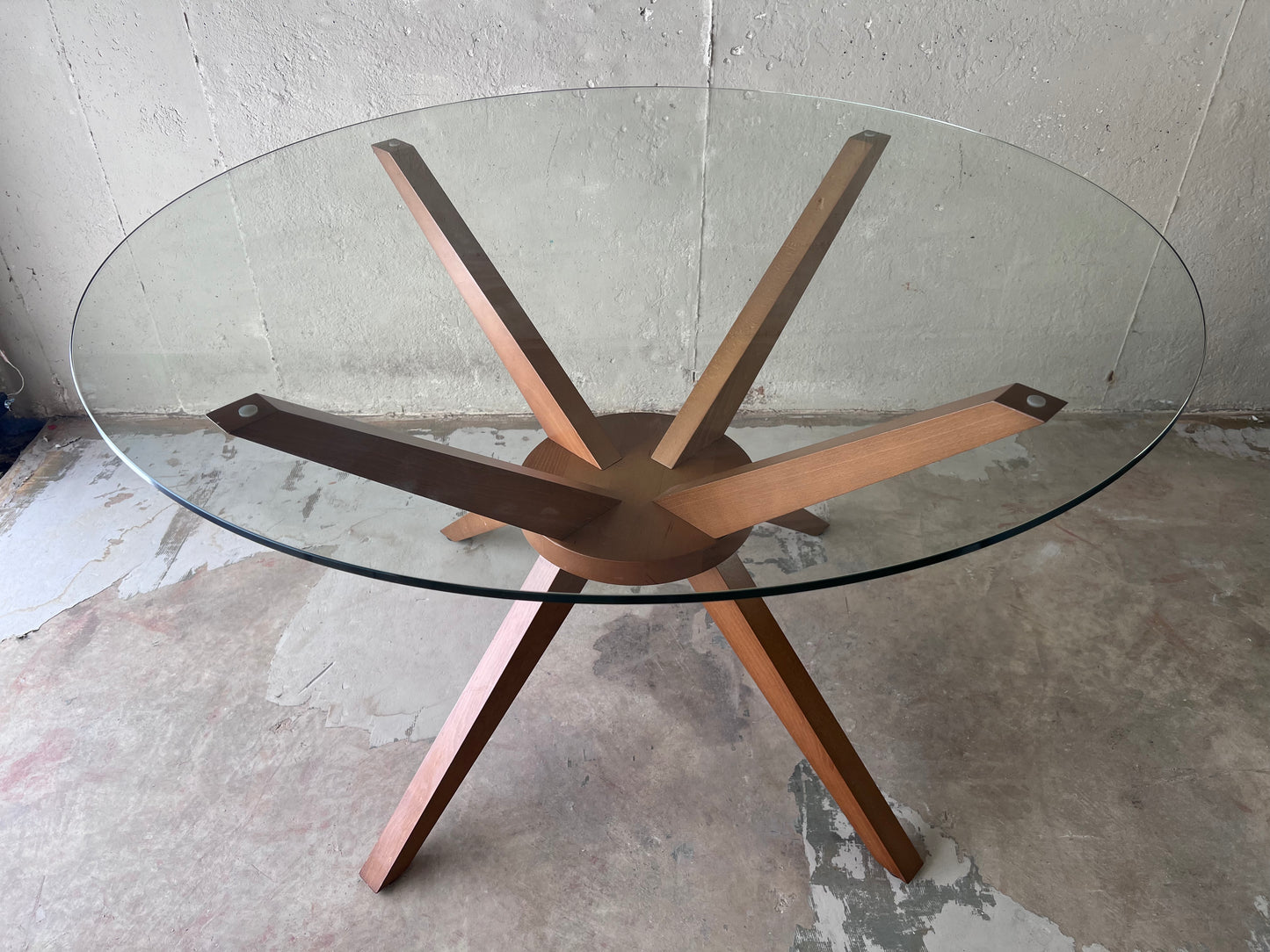 Aeon Bianca Round Dining Table with Glass Top