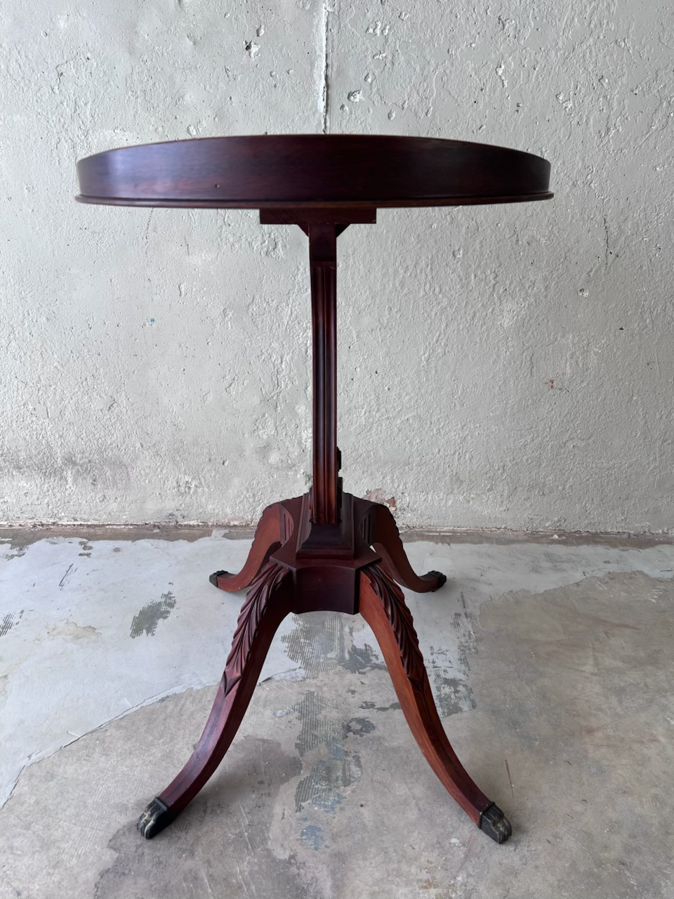 Oval Lyre Mahogany Accent Table by Mersman